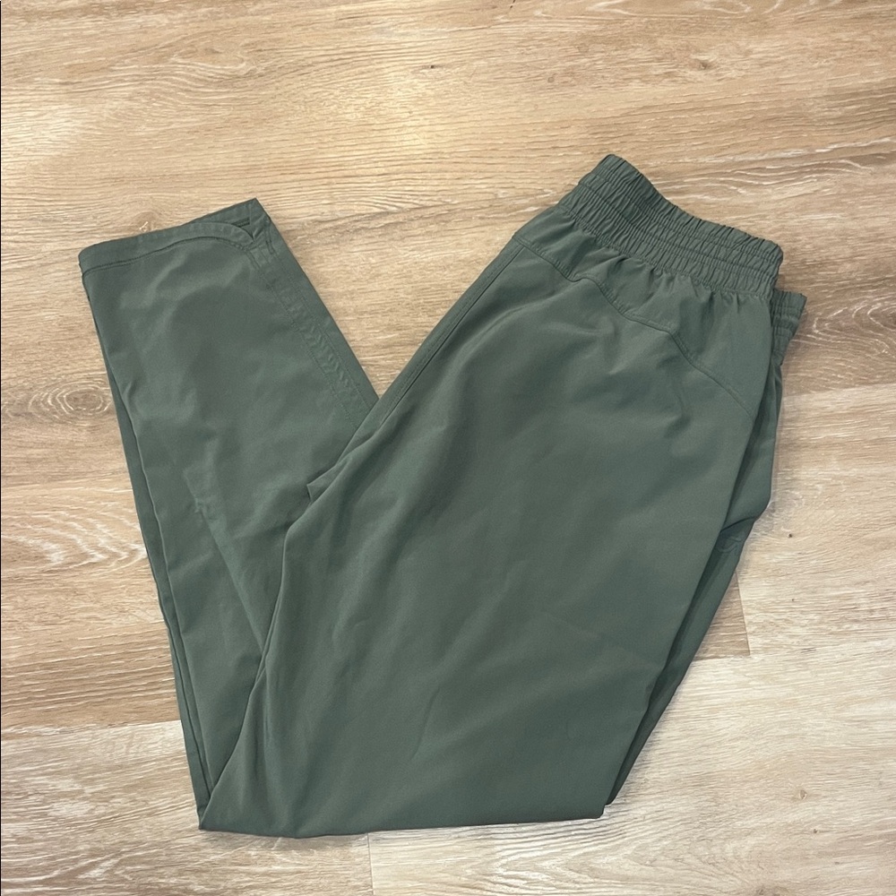Women’s Green Gap Fit Pants